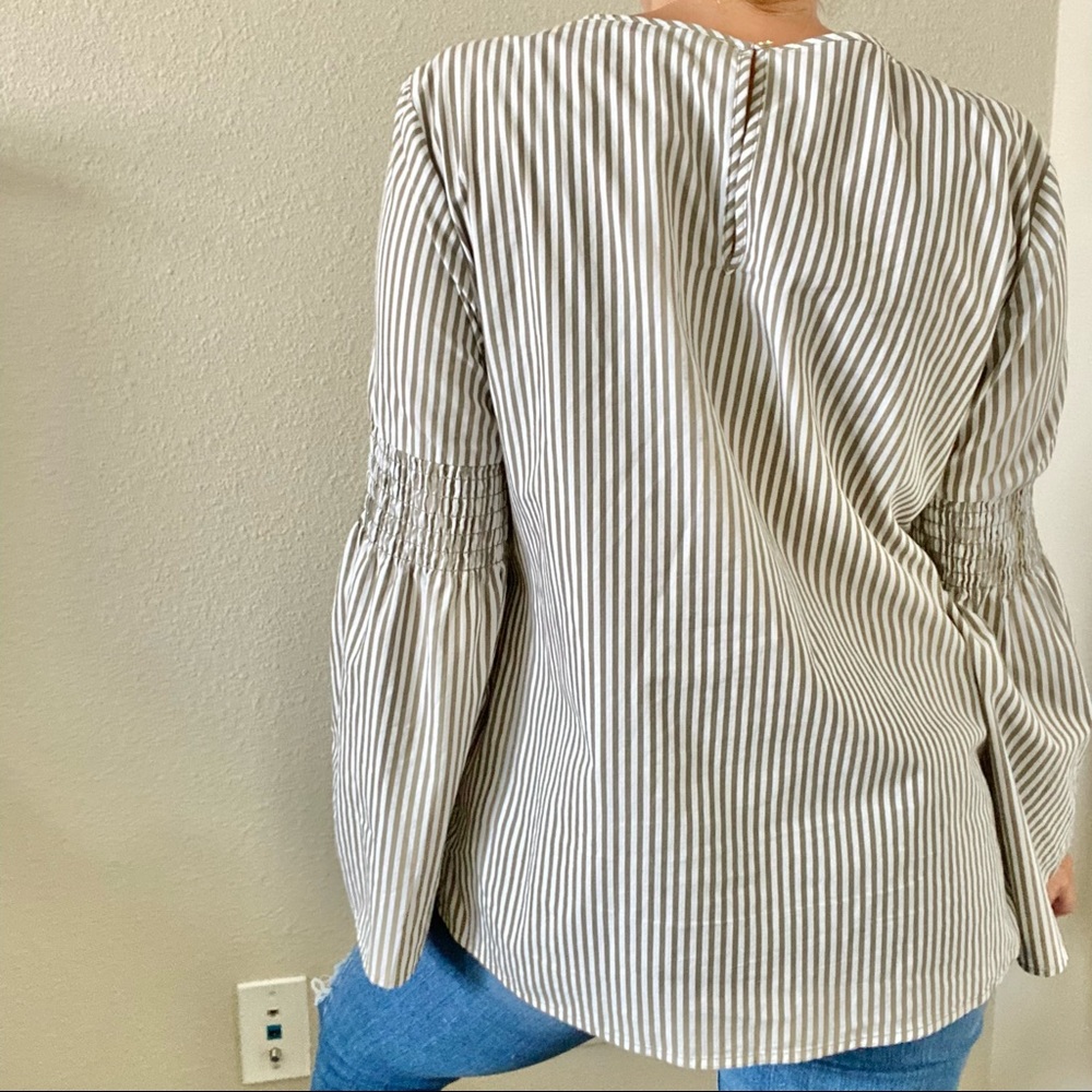 ⭐️ SOLD ⭐️ Michael Kors Taupe & White Striped Bell Sleeve Tunic Blouse Size - Picture 4 of 9
